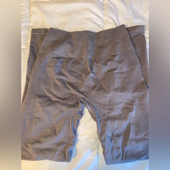 Alphalete Amplify Leggings - Picture 2 of 5